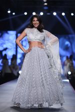 Kubbra Sait at Smile Foundation & Designer Sailesh Singhania fashion show for the 13th edition of Ramp for Champs at the race course in mahalxmi on 13th Feb 2019 (15)_5c651ecc86092.jpg