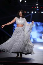 Kubbra Sait at Smile Foundation & Designer Sailesh Singhania fashion show for the 13th edition of Ramp for Champs at the race course in mahalxmi on 13th Feb 2019 (19)_5c651ed2d9a8d.jpg