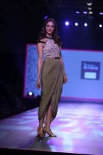 Rakul preet Singh at Smile Foundation & Designer Sailesh Singhania fashion show for the 13th edition of Ramp for Champs at the race course in mahalxmi on 13th Feb 2019 (27)_5c651f02586dd.jpg