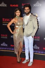 Vicky Kaushal, Shilpa Shetty at Flimfare Glamour And Style Awards on 13th Feb 2019 (38)_5c65252c26898.jpg