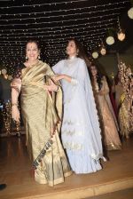 Poonam Sinha at Sonakshi Sinha_s wedding reception in four bungalows, andheri on 17th Feb 2019 (47)_5c6a641481676.jpg