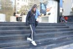 Karisma Kapoor_s daughter Samiera spotted at maple store in bandra on 19th Feb 2019 (8)_5c6d070ce7479.jpg