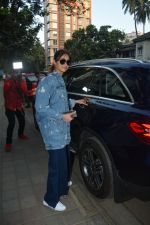 Ileana D_cruz spotted at clinic in bandra on 25th Feb 2019 (23)_5c763d9c5e1c6.jpg