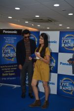 Ranbir Kapoor at Vijay Sales to announce the winner of Winner of Panasonic on 23rd Feb 2019 (26)_5c763bd75f708.jpg