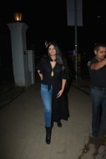 Rhea Kapoor spotted at ministry of crabs at bandra on 23rd Feb 2019 (2)_5c763c6430b0c.jpg