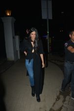 Rhea Kapoor spotted at ministry of crabs at bandra on 23rd Feb 2019 (3)_5c763c6749271.jpg