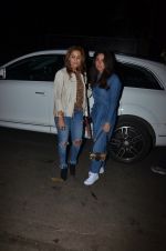 Kareena Kapoor and amrita Arora spotted at palli Bhavan Bandra on 27th Feb 2019 (12)_5c77850c8118c.jpg