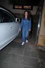 Kareena Kapoor spotted at palli Bhavan Bandra on 27th Feb 2019 (13)_5c7785133fc50.jpg