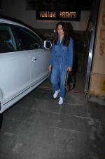 Kareena Kapoor spotted at palli Bhavan Bandra on 27th Feb 2019 (15)_5c77851a40996.jpg