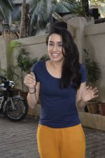 Shraddha kapoor meets her fans on her birthday at juhu on 4th March 2019 (15)_5c80d14c38b05.jpg