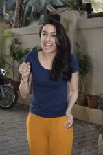 Shraddha kapoor meets her fans on her birthday at juhu on 4th March 2019 (16)_5c80d25dcd583.jpg