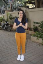 Shraddha kapoor meets her fans on her birthday at juhu on 4th March 2019 (20)_5c80d15436a78.jpg