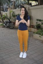 Shraddha kapoor meets her fans on her birthday at juhu on 4th March 2019 (21)_5c80d15611878.jpg