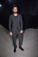 Vicky Kaushal at Times Fresh Face Grand Finale on 9th March 2019 (8)_5c8610a1e442e.jpg