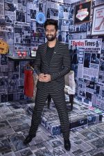 Vicky Kaushal at Times Fresh Face Grand Finale on 9th March 2019 (9)_5c8610a3cc665.jpg