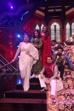  Farah Khan, Shilpa Shetty, Geeta Kapoor on the sets of Super Dancer Chapter 3 on 11th Jan 2019 (77)_5c88ba0bc613e.JPG