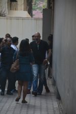 Sanjay dutt spotted at vishesh films office in bandra on 18th March 2019 (12)_5c9090970c2c8.JPG