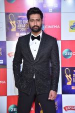 Vicky Kaushal at Zee cine awards red carpet on 19th March 2019 (38)_5c91e3f6ed503.jpg