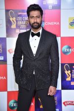 Vicky Kaushal at Zee cine awards red carpet on 19th March 2019 (39)_5c91e3f87aedf.jpg