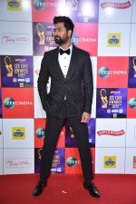 Vicky Kaushal at Zee cine awards red carpet on 19th March 2019 (40)_5c91e3f9e581a.jpg