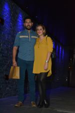 Yuvraj Singh with wife spotted at Hakkasan Bandra on 19th March 2019 (5)_5c91e40c1180f.JPG