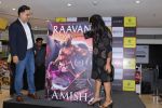 Zoya Akhtar Unveil The Book Of Author Amish Tripathi Raavan Enemy Of Aryavarta on 3rd June 2019 (35)_5cf62bb07de1e.jpg