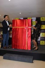 Zoya Akhtar Unveil The Book Of Author Amish Tripathi Raavan Enemy Of Aryavarta on 3rd June 2019 (41)_5cf62bb9be809.jpg