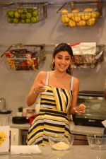 Shilpa Shetty celebrates the 100 episodes of Cook Along at Big Bazaar in worli on 6th June 2019 (19)_5cfa09ceeb416.JPG