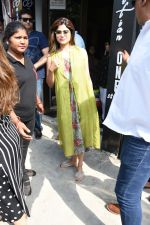 Shilpa & Shamita Shetty spotted at Bastian Bandra on 8th June 2019 (8)_5d02361002d30.JPG