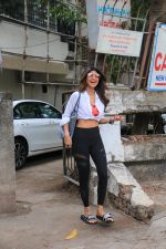 Shilpa Shetty spotted at kromakay juhu on 11th June 2019 (5)_5d02477d1ae3f.JPG