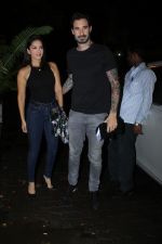 Sunny Leone & husband spotted at bayroute in juhu on 10th June 2019 (1)_5d02318717ee4.JPG