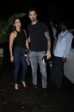 Sunny Leone & husband spotted at bayroute in juhu on 10th June 2019 (11)_5d0231a0e3f87.JPG