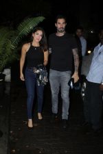 Sunny Leone & husband spotted at bayroute in juhu on 10th June 2019 (2)_5d023189959d9.JPG