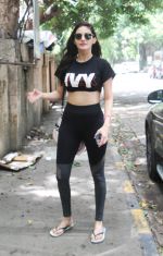Amyra dastur spotted at gym in bandra on 13th June 2019 (10)_5d033e864358d.jpg