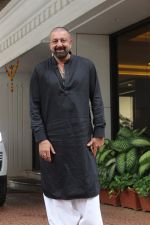 Sanjay Dutt spotted at Anand Pandit_s house in juhu on 13th June 2019 (22)_5d033f011766e.JPG
