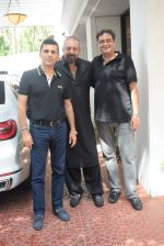 Sanjay Dutt spotted at Anand Pandit_s house in juhu on 15th June 2019 (44)_5d074483462af.JPG