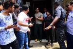 Tiger Shroff, Disha Patani spotted at Bastian in bandra on 16th June 2019 (11)_5d0755eb14406.jpg