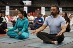 Sunil Shetty at world yoga day in NSCI worli on 21st June 2019 (20)_5d0de7b02c2cd.jpg