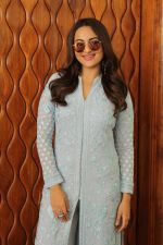 Sonakshi Sinha Spotted Sun N Sand, Juhu For Their Upcoming Film Khandaani Shafakhana on 22nd June 2019 (37)_5d0f31594a987.jpg