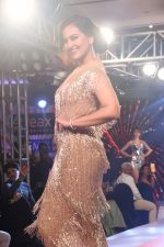 Sonakshi Sinha at the Streax Professional Retro Remix hair show in The Leela, andheri on 24th June 2019 (10)_5d11c07dc6170.JPG