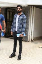 Ahan Shetty spotted at bandra on 27th June 2019 (16)_5d15cd52ead95.jpg