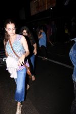 Dia Mirza spotted at Bandra on 1st July 2019 (20)_5d1b7101c101d.JPG