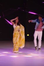 Hrithik Roshan, Madhuri Dixit on the sets of colors Dance Deewane in filmcity on 2nd July 2019 (67)_5d1c506409c81.jpg