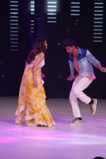 Hrithik Roshan, Madhuri Dixit on the sets of colors Dance Deewane in filmcity on 2nd July 2019 (71)_5d1c5066d0b49.jpg