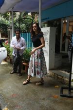 Dia Mirza spotted at Bandra on 3rd July 2019 (6)_5d1da60106147.jpg
