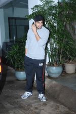 Sidharth Malhotra spotted sunny sound juhu on 8th July 2019 (1)_5d244528aa8fe.jpg