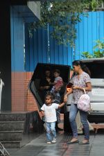 Sunny Leone with kids spotted at juhu on 1st Aug 2019 (39)_5d43e65d361bd.JPG