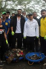 Arjun Kapoor will be flagging off the 2nd edition of the Beach clean up drive at Carter Road in Mumbai on Sunday on 4th Aug 2019 (11)_5d47d525df0b8.jpg