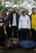 Arjun Kapoor will be flagging off the 2nd edition of the Beach clean up drive at Carter Road in Mumbai on Sunday on 4th Aug 2019 (20)_5d47d536882cf.jpg