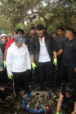 Arjun Kapoor will be flagging off the 2nd edition of the Beach clean up drive at Carter Road in Mumbai on Sunday on 4th Aug 2019 (9)_5d47d52295b9a.jpg